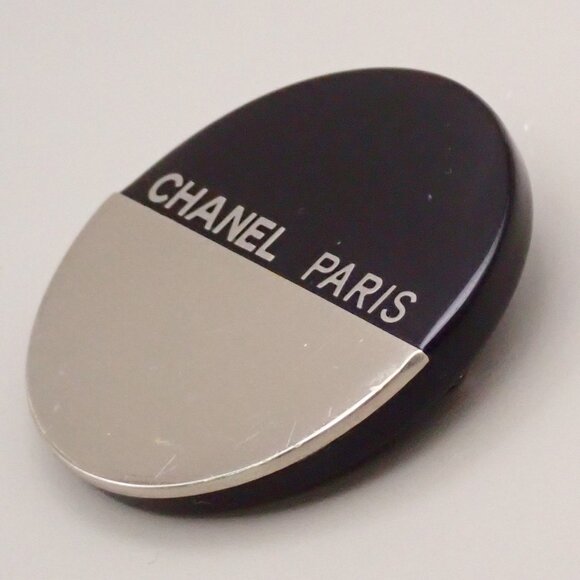 CHANEL Logo Round Bicolor Brooch 00A Metal Plastic Black Silver France 83KA600 - Picture 15 of 16